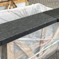 Bahia black zwembadrand 100x30x6/3 cm gevlamd, neus vlak gezoet